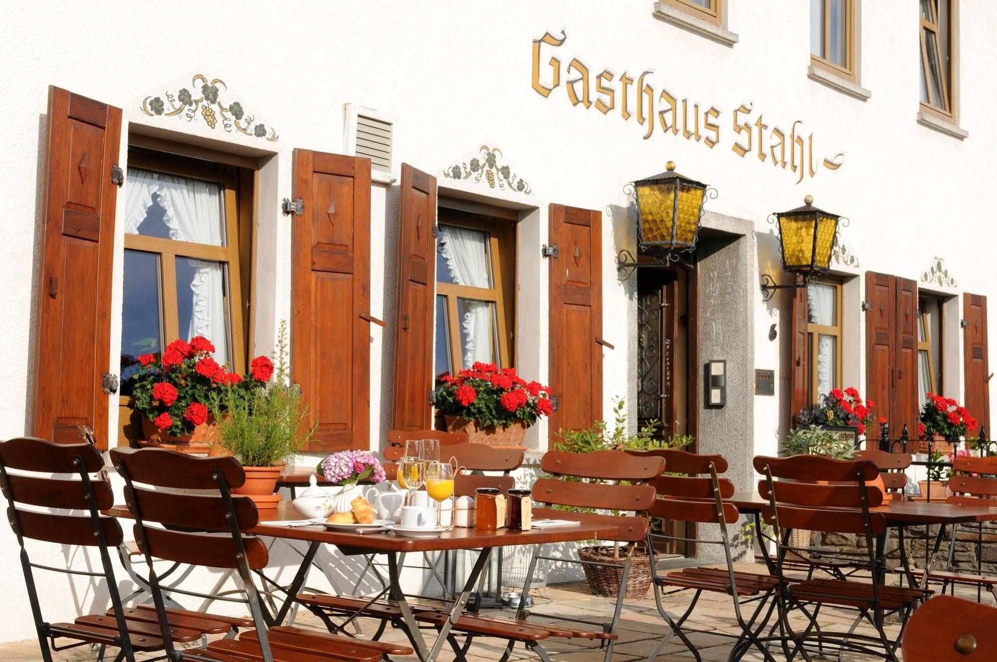 Gasthaus Weingut Stahl Oberwesel Exterior photo
